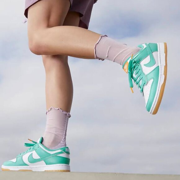 NikeNike Dunk Low Teal Zeal TEAL-KUMQUAT DV2190-100 Women's Size 7 - Picture 1 of 8